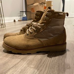 VANS BOOTS KHAKI MEN SIZE 8 WOMEN 9.5